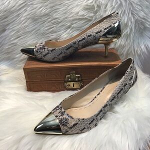 Enzo Angiolini Casiano faux snakeskin/gold Toes/Heels kitten heel size 10